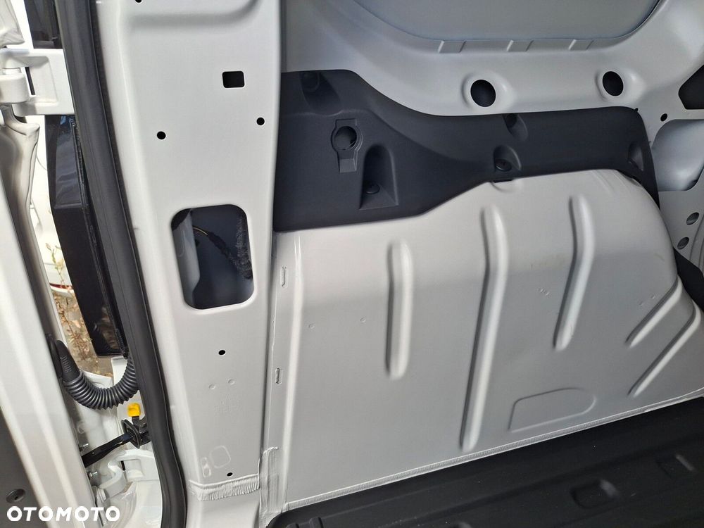 Volkswagen Caddy Cargo - 17