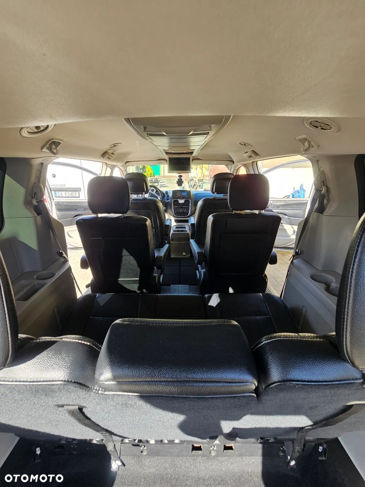 Chrysler Town & Country 3.6 Touring - 25
