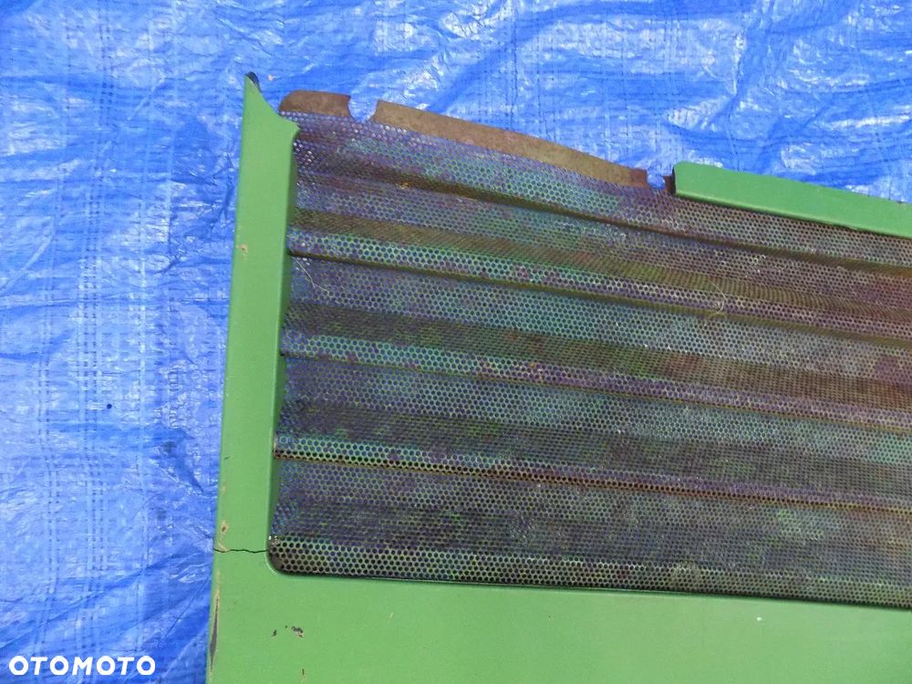 osłona boczna pokrywa prawa l78636 john deere 6300 6100 6400 - 4