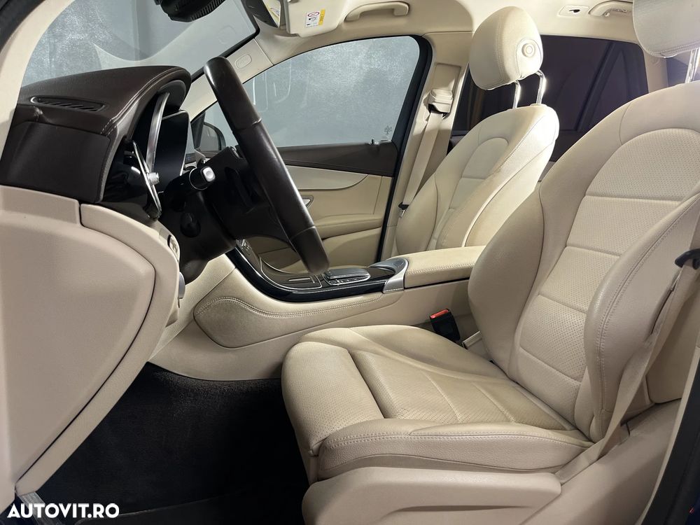 Mercedes-Benz GLC 300 e 4MATIC - 11