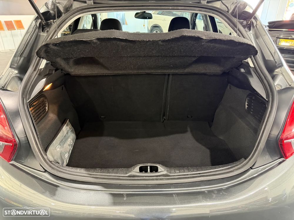 Peugeot 208 1.2 PureTech Style - 4