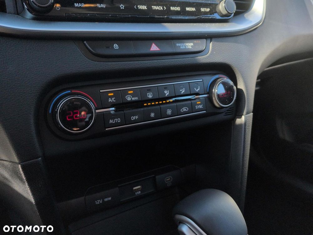 Kia Ceed 1.5 T-GDI M DCT - 12