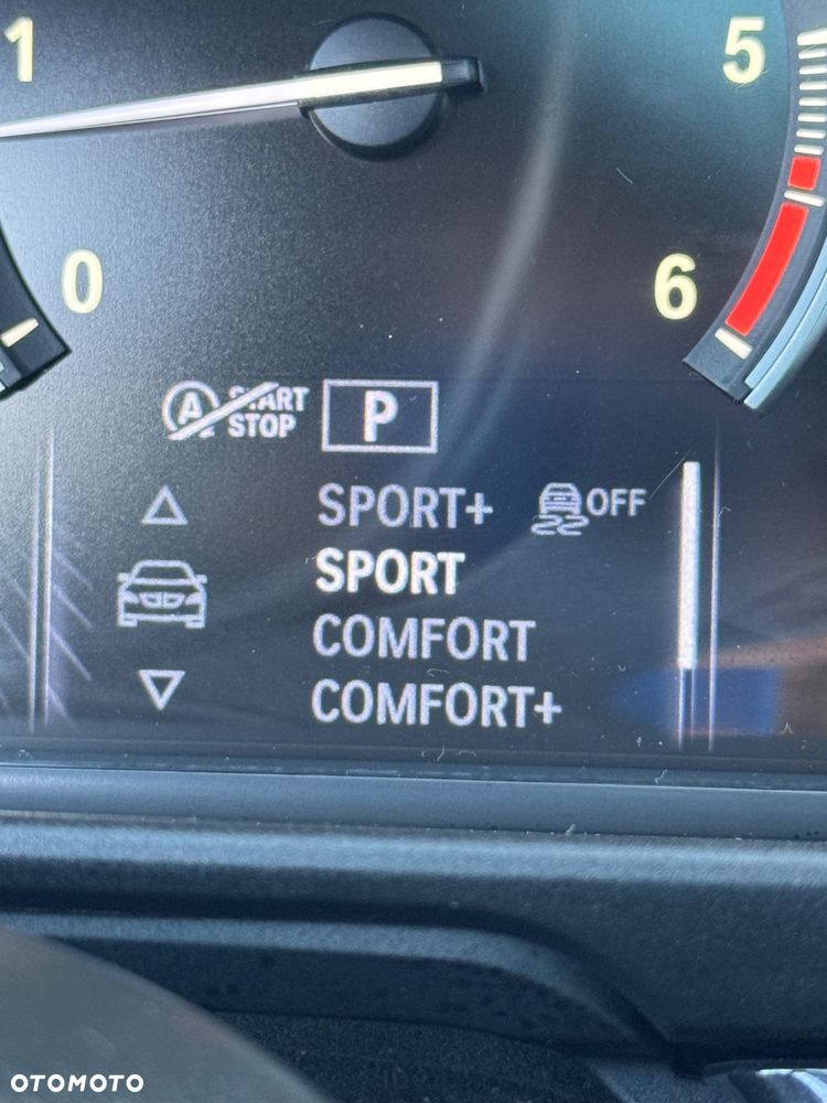BMW Seria 5 530d xDrive - 31