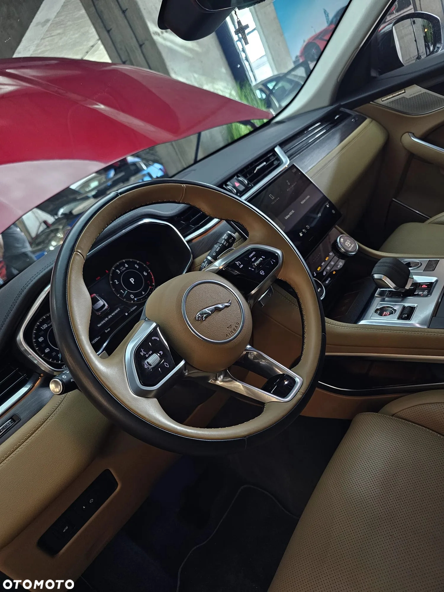 Jaguar F-Pace P250 AWD R-Dynamic S - 12