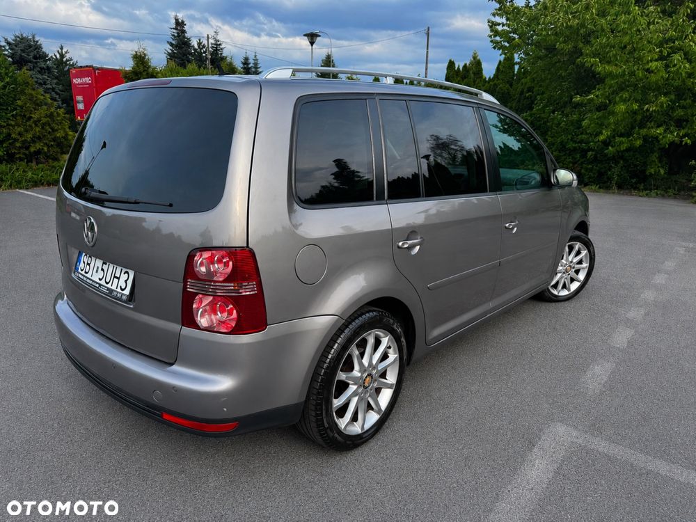 Volkswagen Touran - 4
