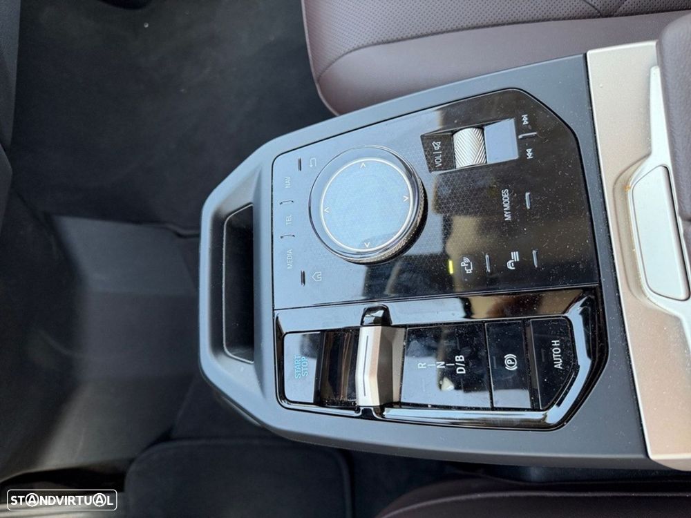 BMW ix xDrive 45 - 18