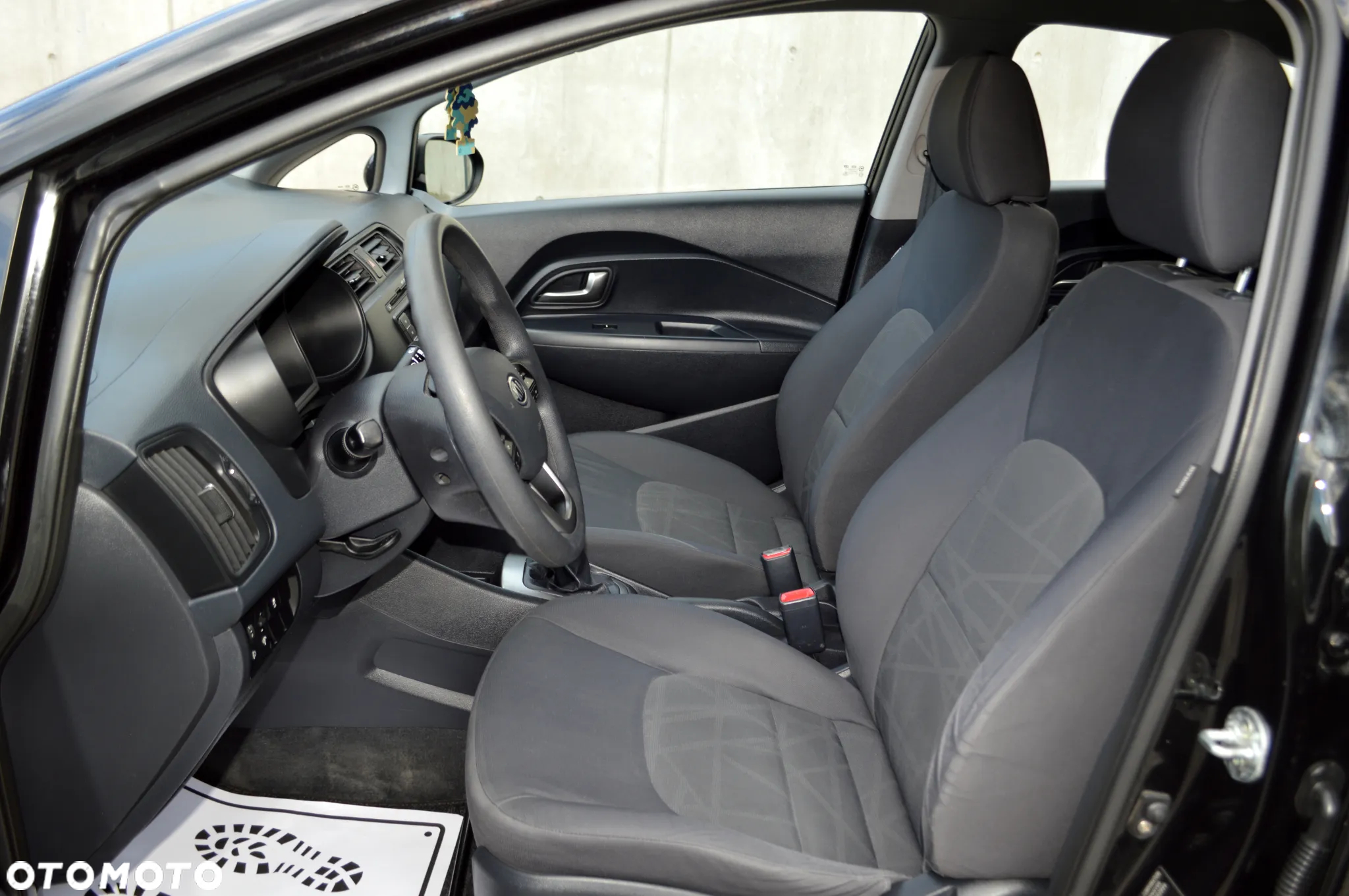 Kia Rio - 9
