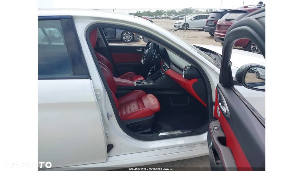 Alfa Romeo Giulia 2.0 Turbo TI Q4 - 9