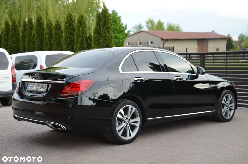 Mercedes-Benz Klasa C 300 4Matic 9G-TRONIC Exclusive - 8