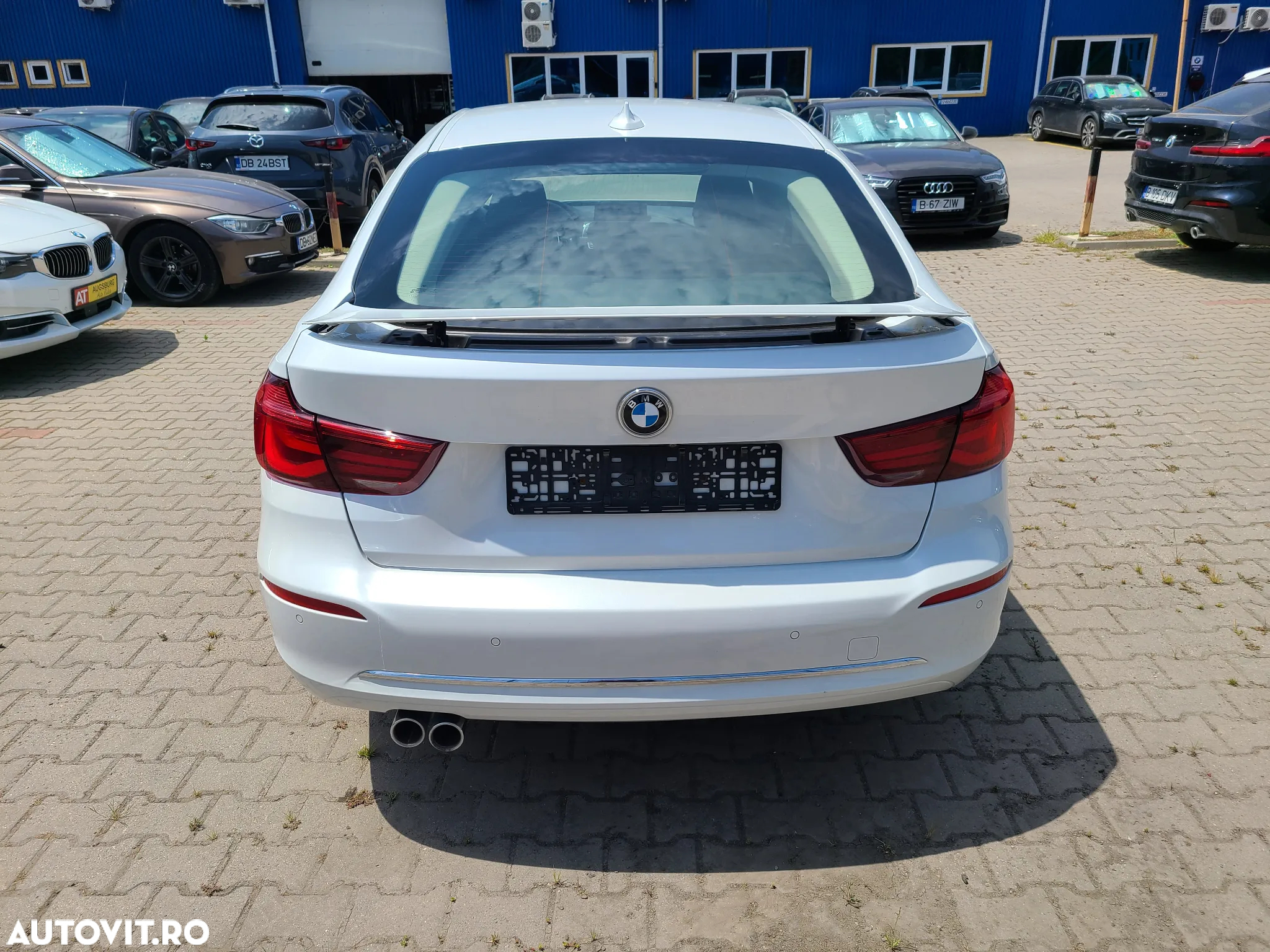 BMW Seria 3 320i GT xDrive AT - 12