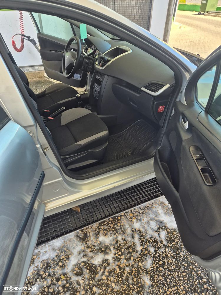 Peugeot 207 1.4 HDi Urban - 6