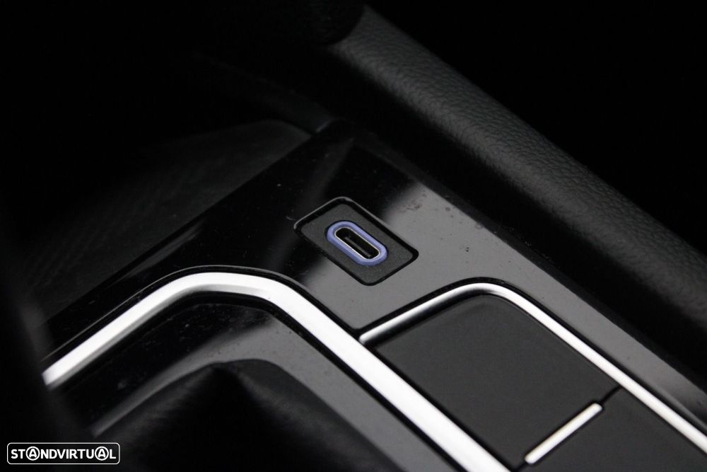 VW Passat Variant 2.0 TDI Business DSG - 29