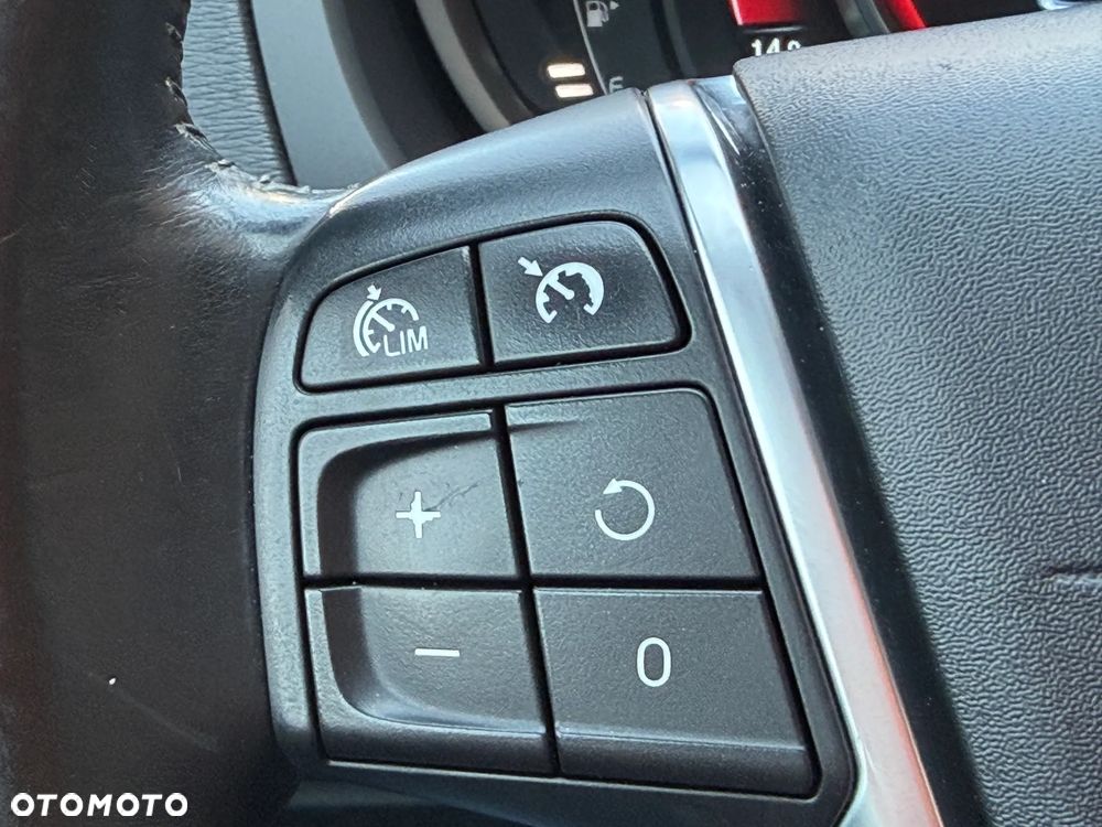 Volvo V40 D4 Inscription - 16