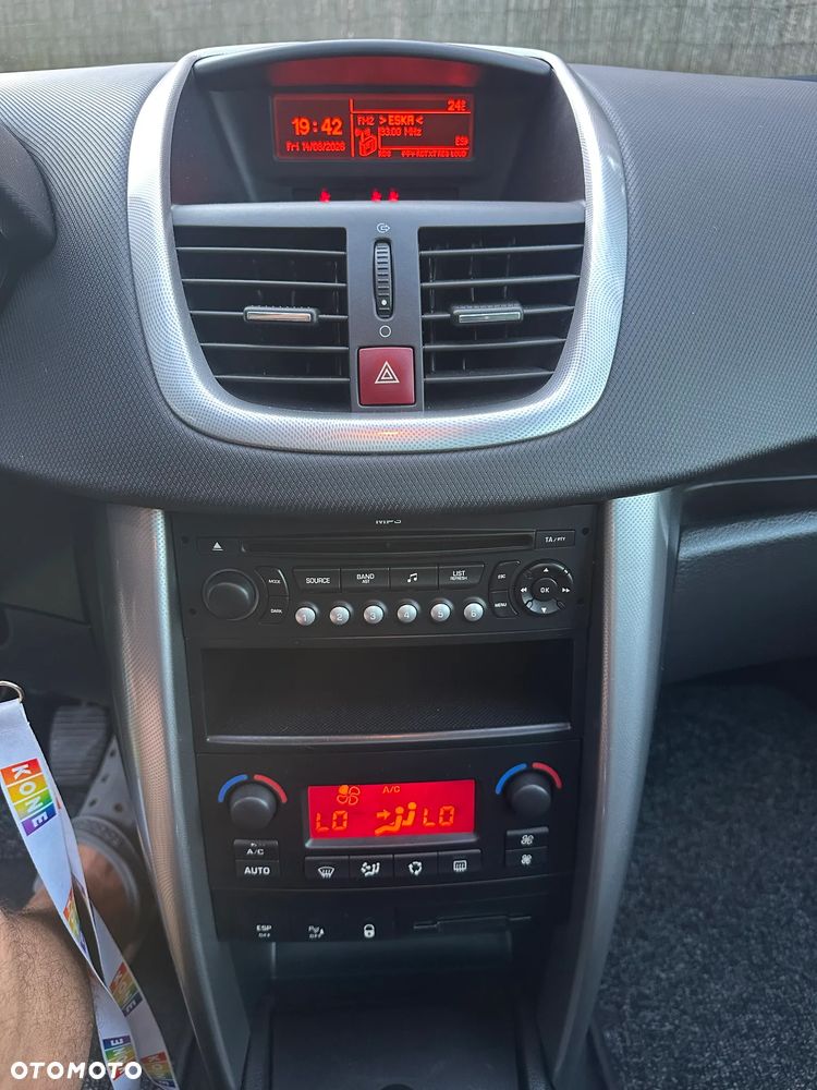 Peugeot 207 1.6 VTi Premium - 22