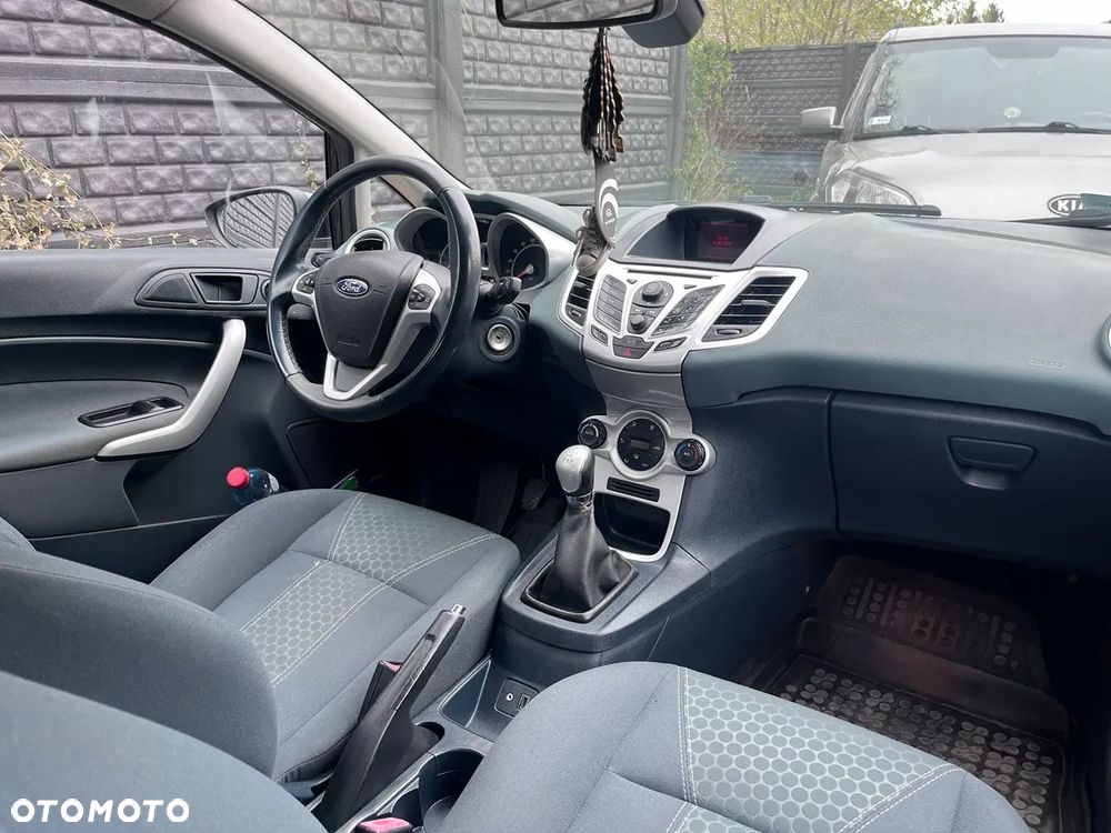 Ford Fiesta - 15