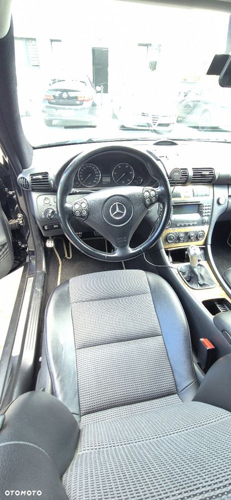 Mercedes-Benz Klasa C 220 CDI Avantgarde Sport Edition - 8