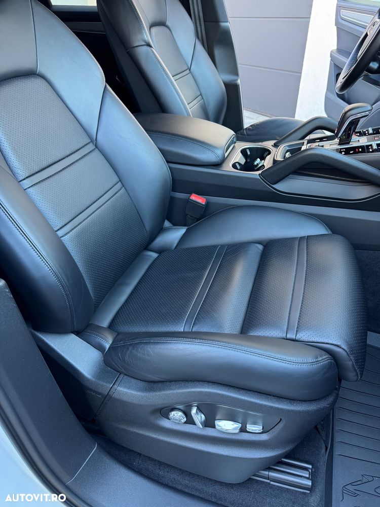 Porsche Cayenne Coupe Standard - 24