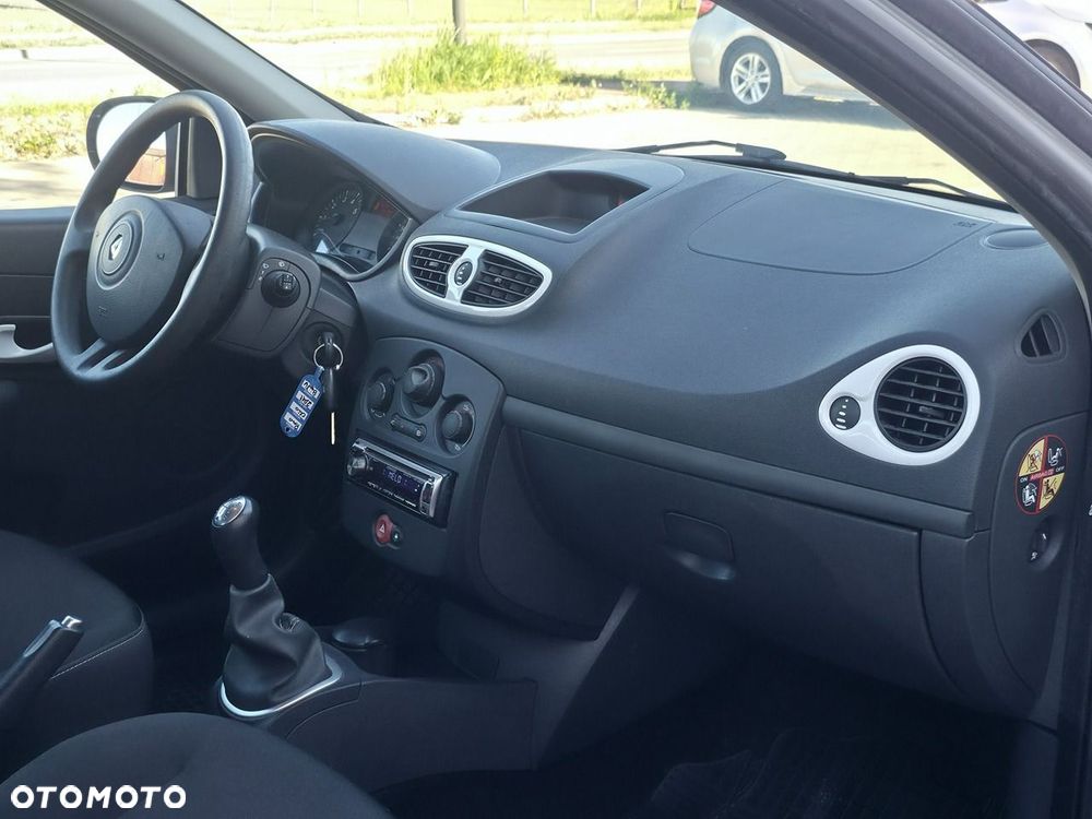 Renault Clio - 7