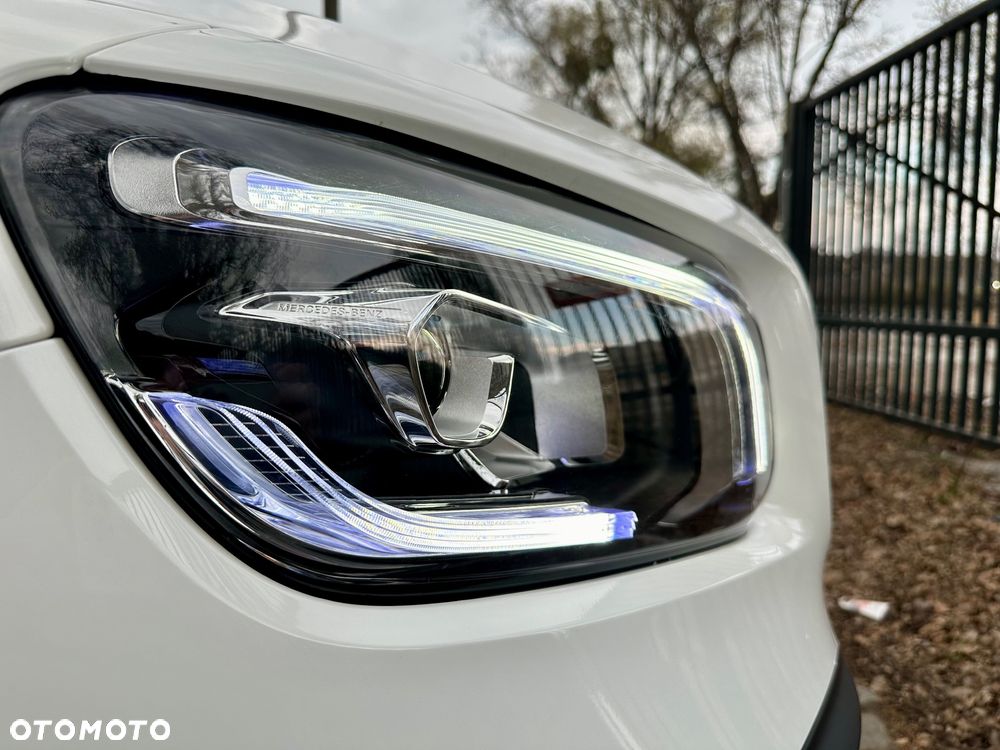 Mercedes-Benz GLB 200 d AMG Line 8G-DCT - 28