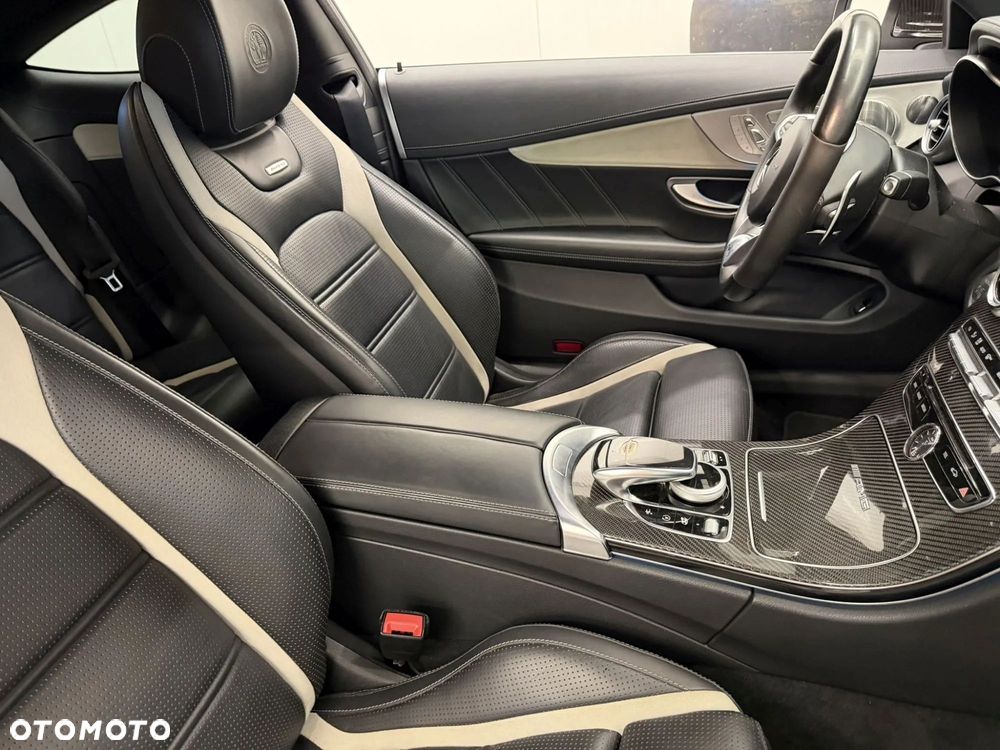 Mercedes-Benz Klasa C AMG 63 S AMG Speedshift 7G-MCT - 40
