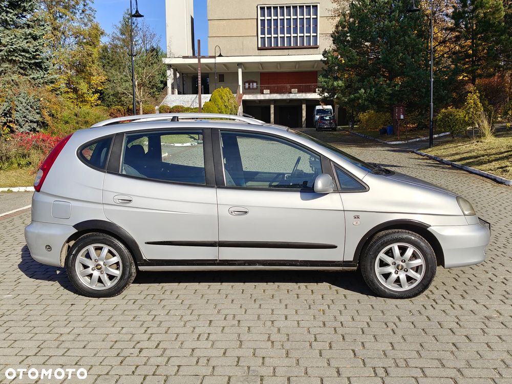Chevrolet Rezzo 1.6 SE - 10