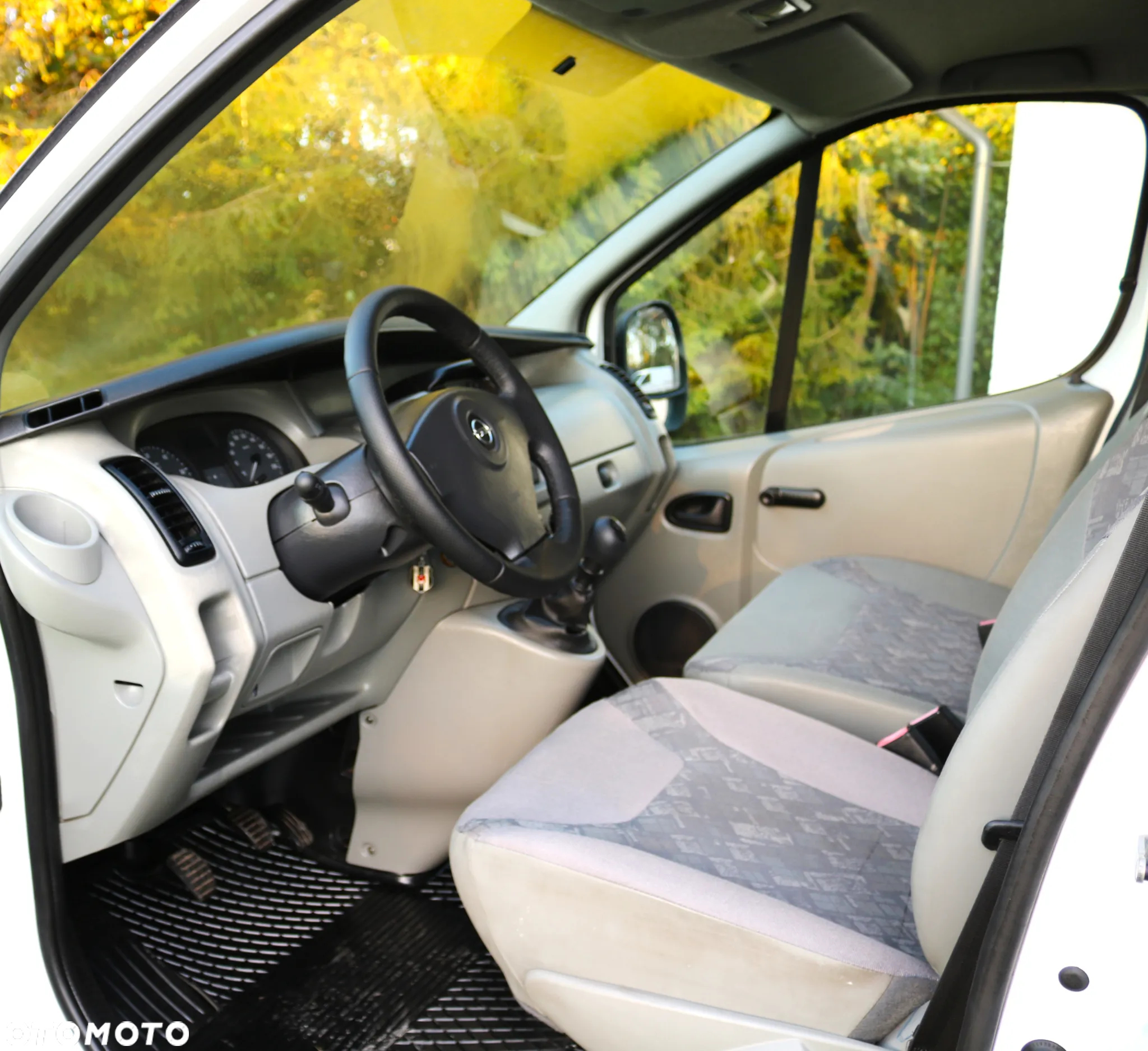 Opel Vivaro - 11