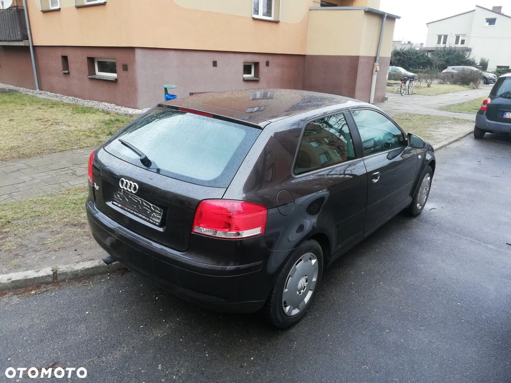 Audi A3 3-drzwiowe 1.6 Attraction - 9