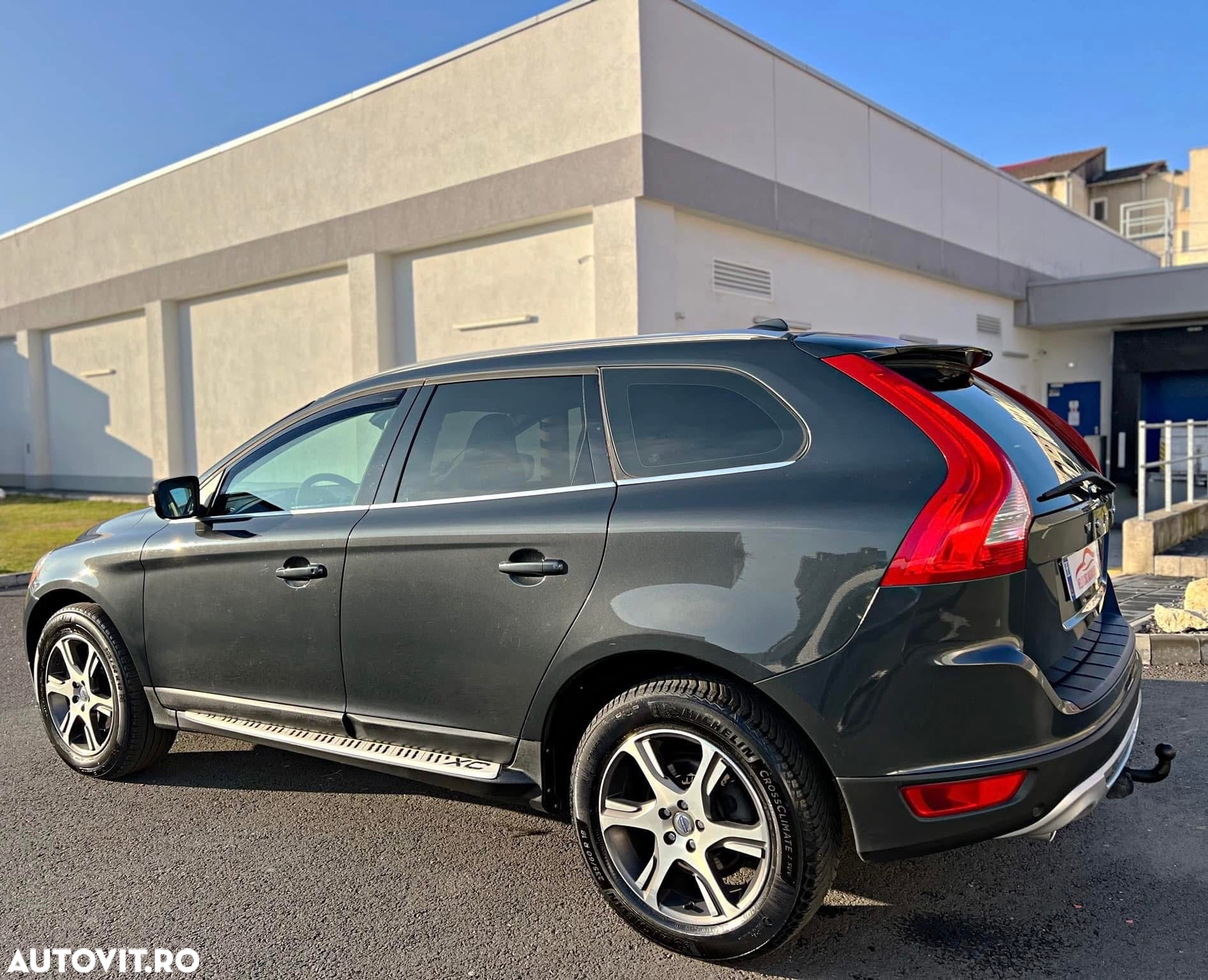 Volvo XC 60 2.4D AWD Aut. Momentum - 9