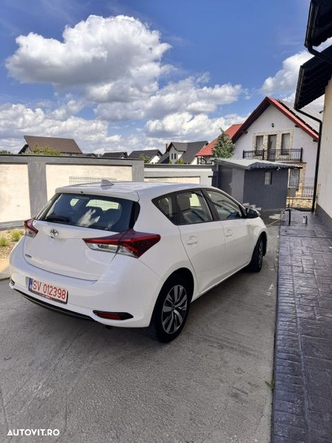 Toyota Auris 1.3 Dual VVT-i Terra - 10
