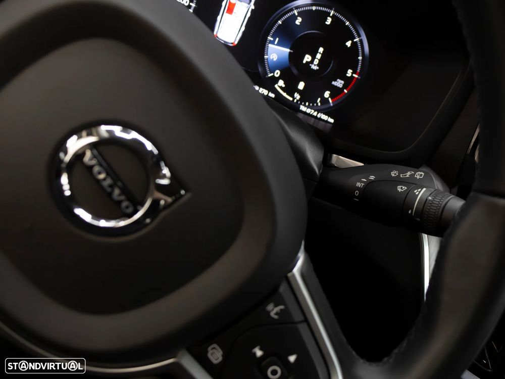 Volvo V60 2.0 B4 Momentum Plus Geartronic - 27