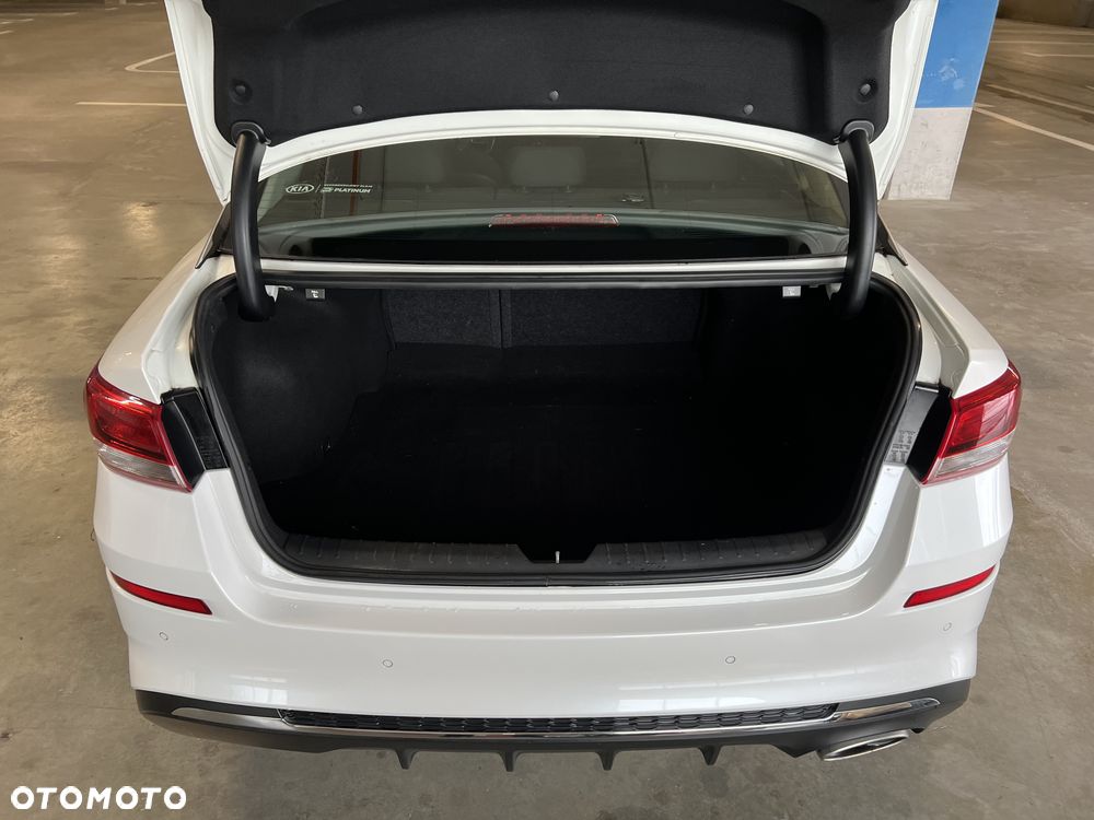 Kia Optima - 11