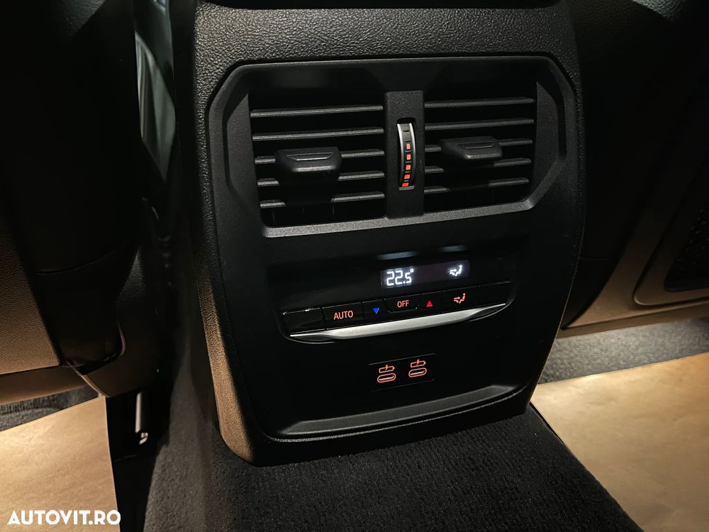 BMW Seria 3 330i AT M Sport - 26