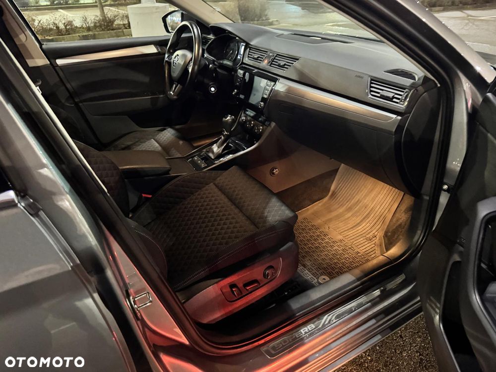 Skoda Superb 2.0 TDI Ambition DSG - 8