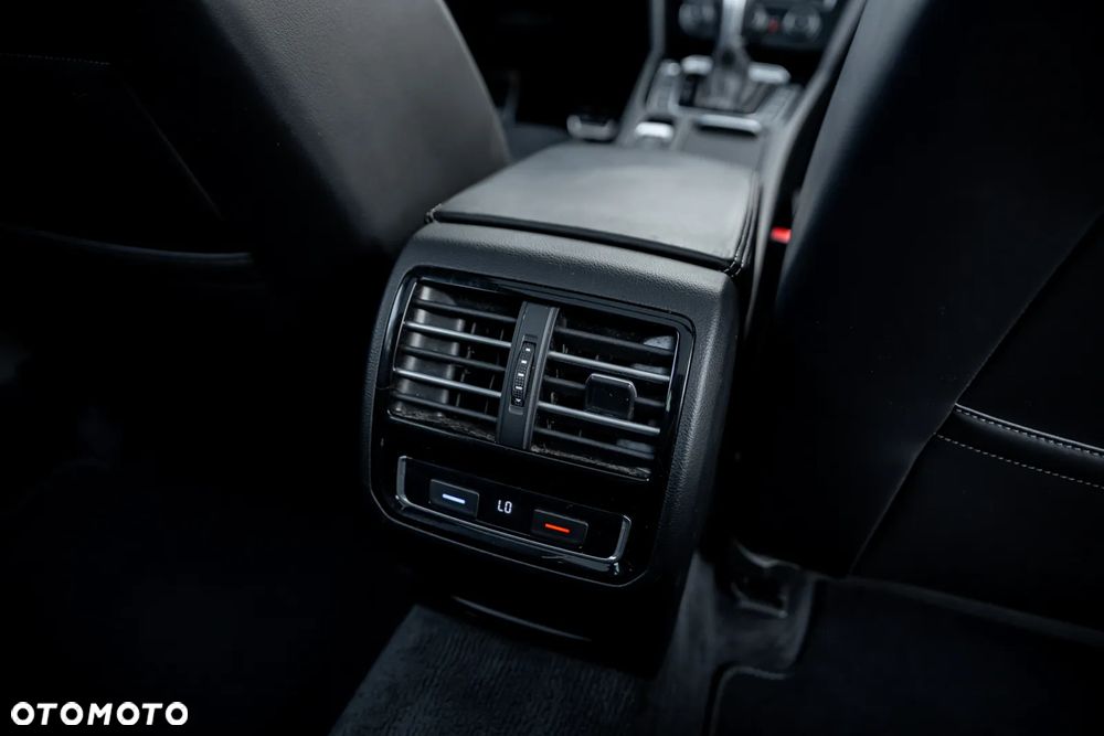 Volkswagen Passat Variant 2.0 TSI (BlueMotion Technology) 4Motion DSG Highline - 26