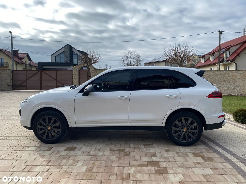 Porsche Cayenne Platinum Edition - 2