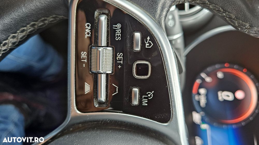 Mercedes-Benz GLC 300 d 4MATIC 9G-TRONIC - 16