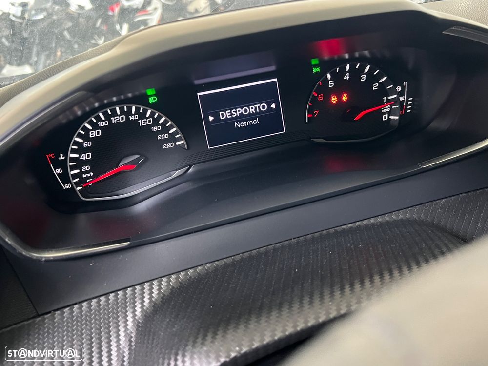 Peugeot 2008 1.2 PureTech Allure Pack EAT8 - 18