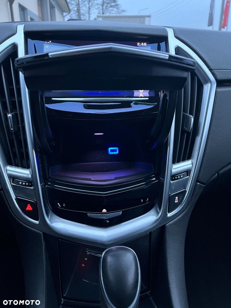 Cadillac SRX - 16