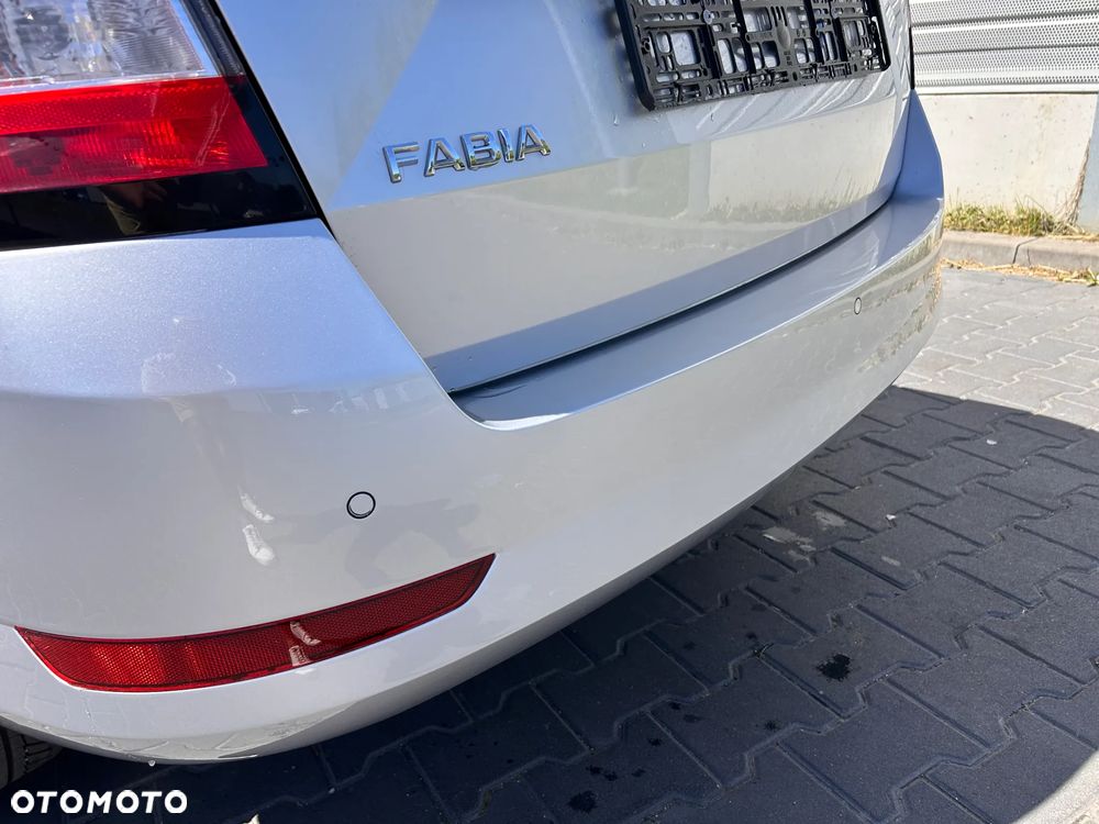 Skoda Fabia 1.0 TSI Tour - 9