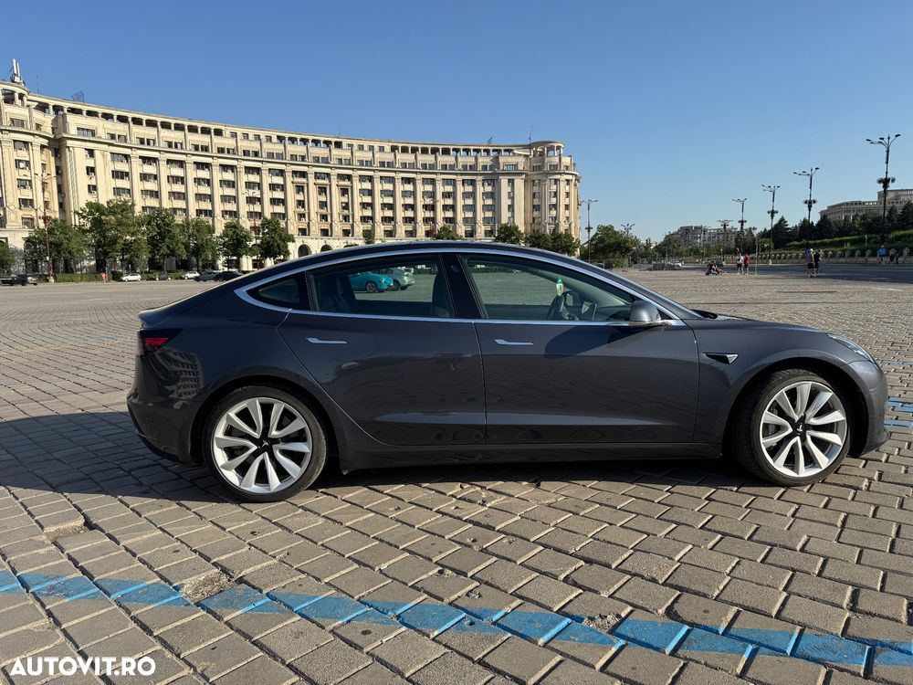 Tesla Model 3 Long Range - 7
