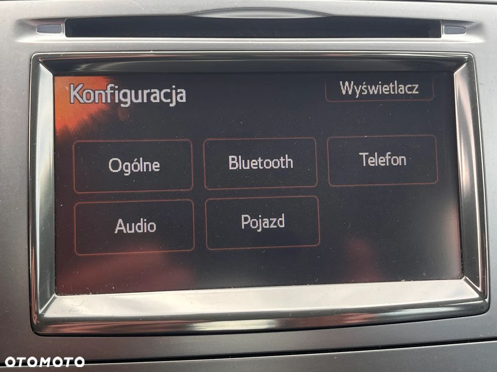 Toyota Avensis 1.6 Premium - 38