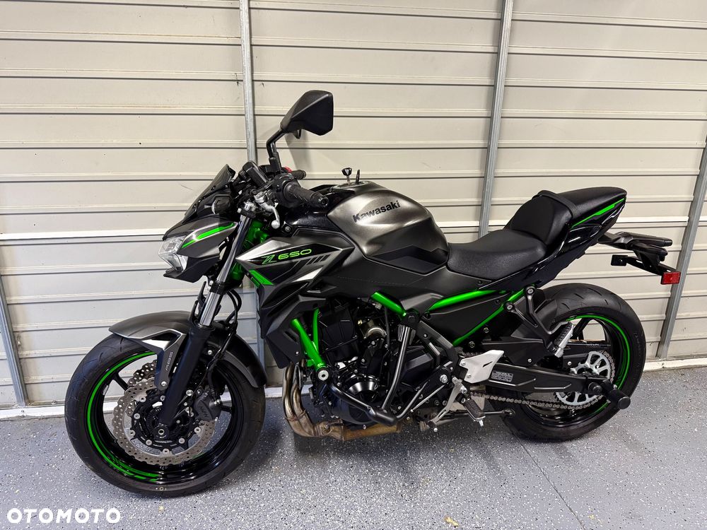 Kawasaki Z - 12