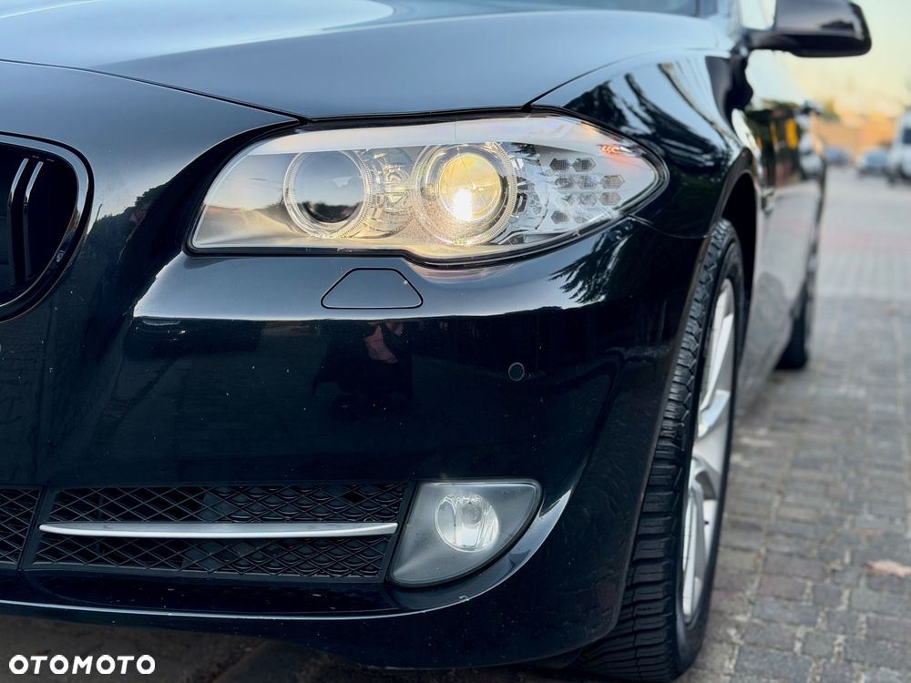 BMW Seria 5 520d - 32