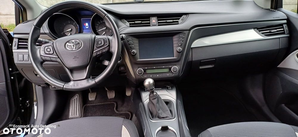 Toyota Avensis - 15