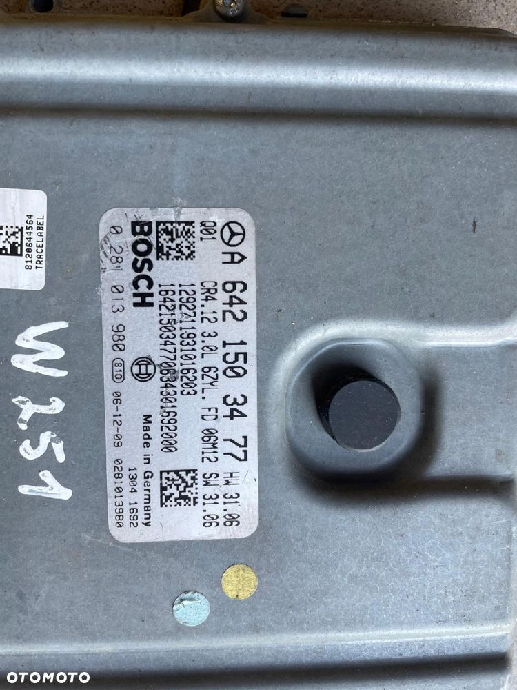 STEROWNIK SILNIKA 3.0 D MERCEDES R W251 0281013980 - 2