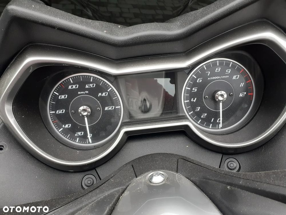 Yamaha X-max - 5