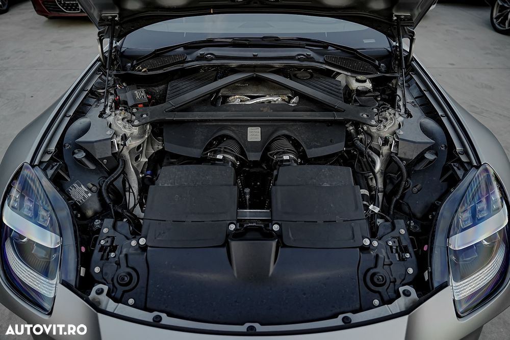 Aston Martin V8 Vantage - 17