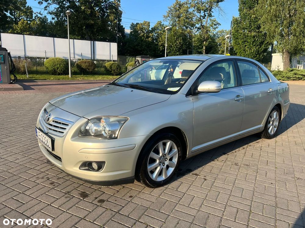 Toyota Avensis - 1