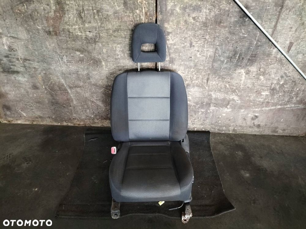 FOTEL LEWY PRZÓD MAZDA DEMIO I LIFT - 1