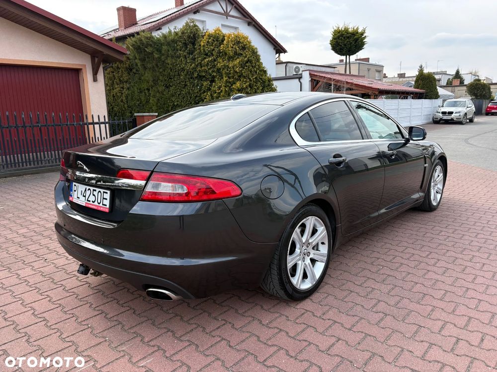 Jaguar XF 3.0 V6 Luxury - 4